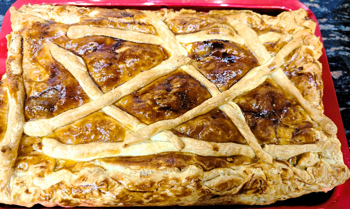 KatySnchez's tweet image. Empanada sencilla de lomo con pisto . Una empanada muy clásica #empanada #lomo #pisto #parahincareldiente #receta #hojaldre
katy-parahincareldiente.blogspot.com/2016/03/empana…