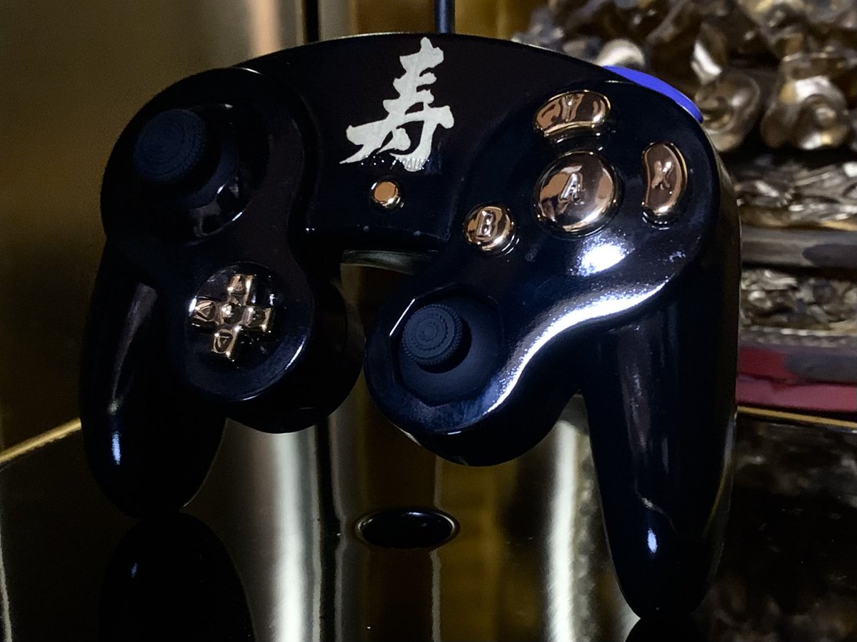 igaguri_YOCHIEN's tweet photo. 🎮フルオーダーは高い…そんなあなたに！
ワンポイントロゴ塗装で手軽に“自分だけの”コントローラーに✨
塗装費8,000円〜
DM相談もお気軽に！
#コントローラーカスタム

https://t.co/txMmlg20Tg https://t.co/926Y0UmP9G