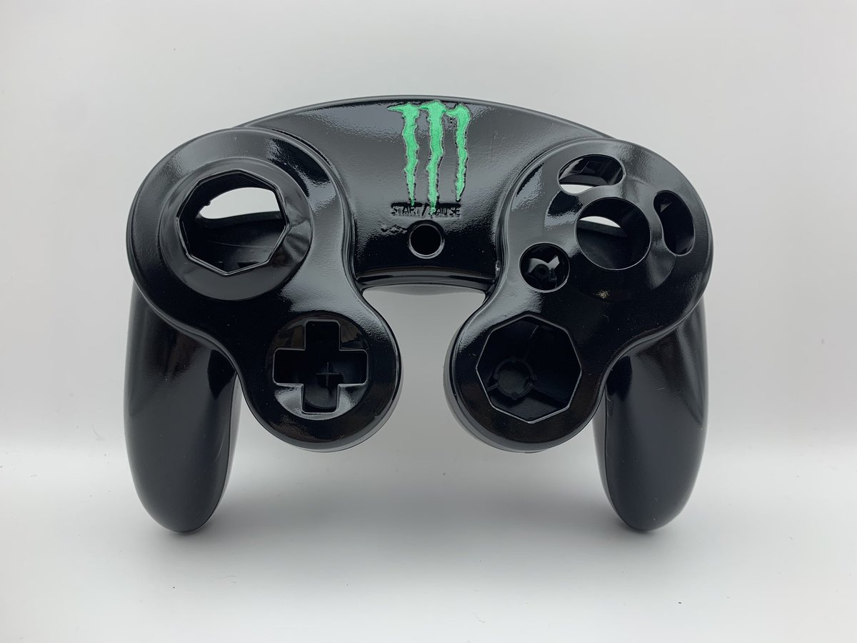 igaguri_YOCHIEN's tweet photo. 🎮フルオーダーは高い…そんなあなたに！
ワンポイントロゴ塗装で手軽に“自分だけの”コントローラーに✨
塗装費8,000円〜
DM相談もお気軽に！
#コントローラーカスタム

https://t.co/txMmlg20Tg https://t.co/926Y0UmP9G