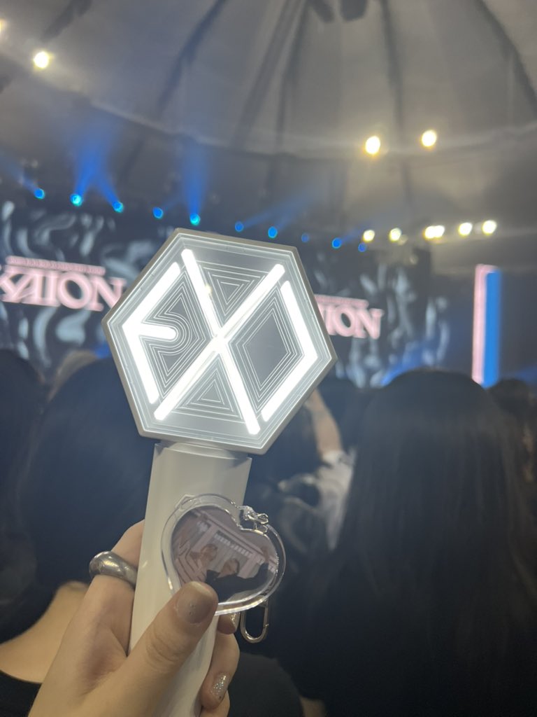 taekailoops's tweet photo. day 2 of no one here knowing im taekailoops https://t.co/VVObtJeaxj