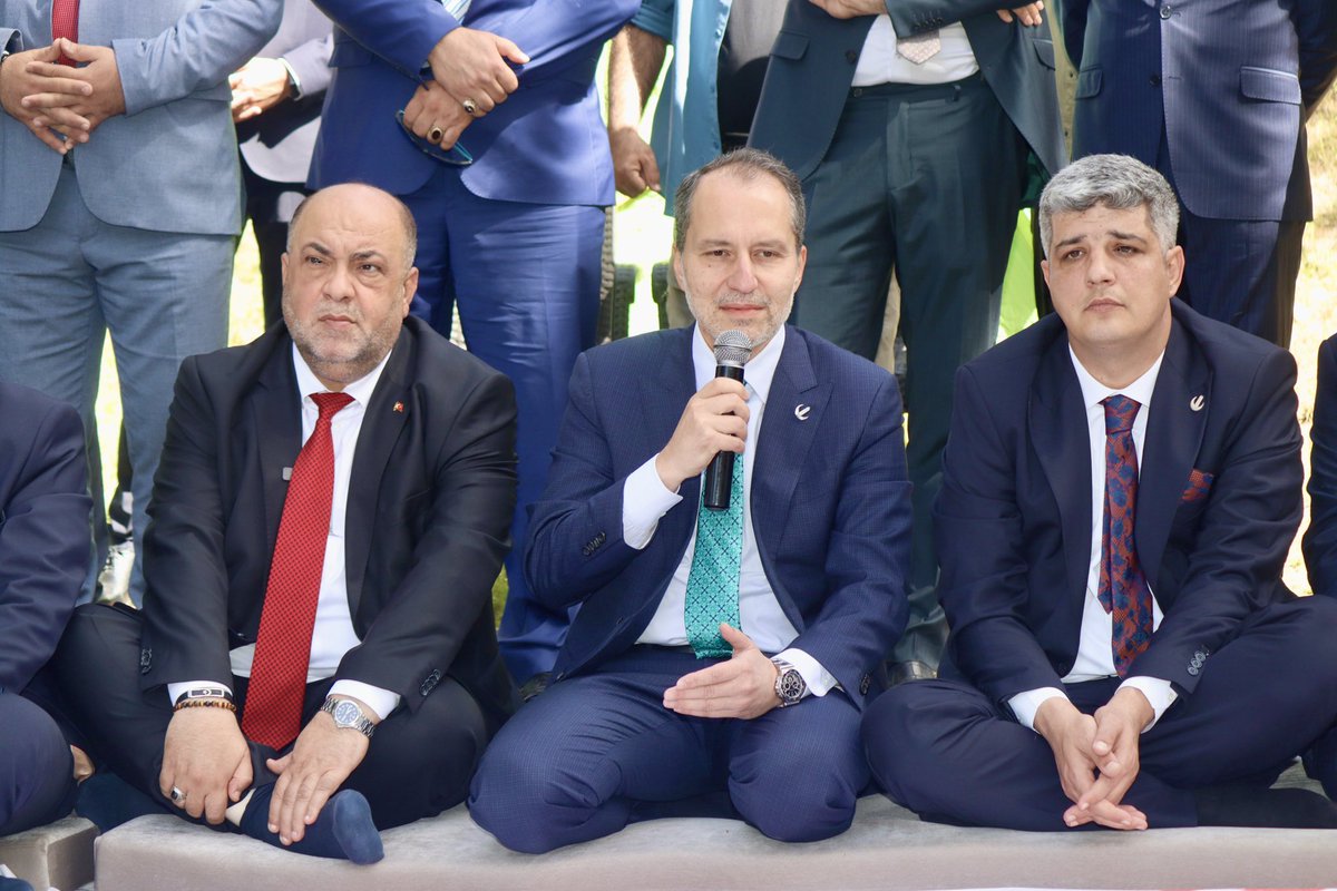 refahkadingm's tweet photo. Genel Başkanımız Dr. Fatih Erbakan, 19 Mayıs Gençlik ve Spor Bayramı münasebetiyle Dulkadiroğlu Belediyemizin tesislerinde kamp yapan gençlerle bir araya gelip milli ve manevi değerlere dair samimi bir sohbet gerçekleştirdi.

#FatihErbakan
#YenidenRefahPartisi
#YenidenRefah
#YenidenErbakan