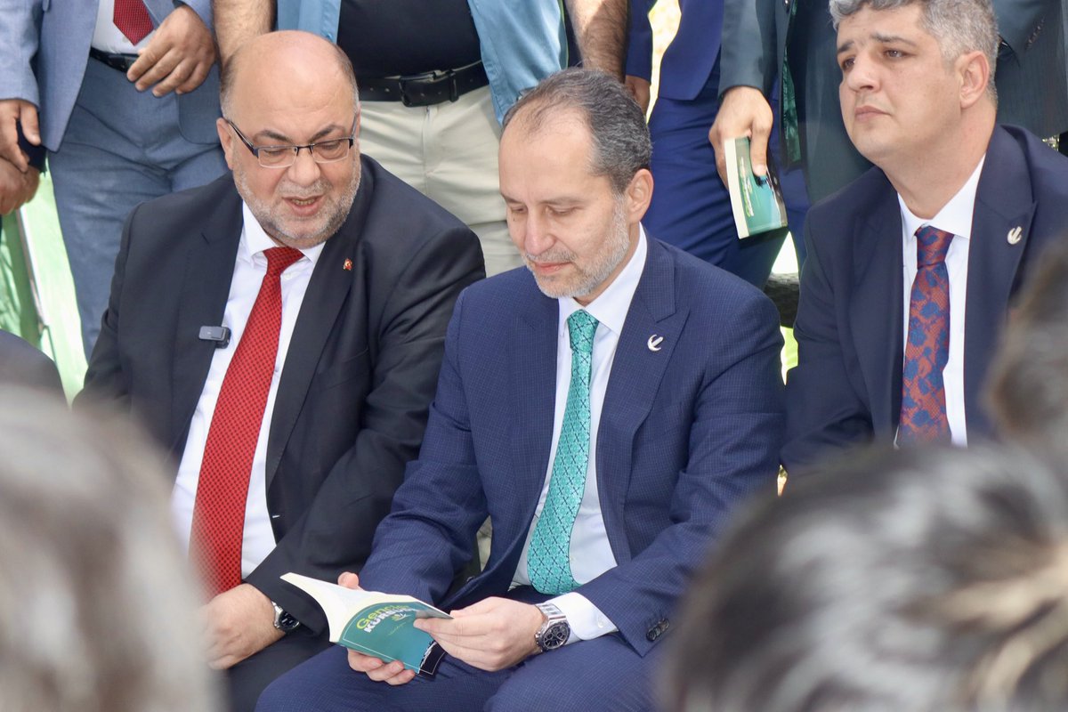 Genel Başkanımız Dr. Fatih Erbakan, 19 Mayıs Gençlik ve Spor Bayramı münasebetiyle Dulkadiroğlu Belediyemizin tesislerinde kamp yapan gençlerle bir araya gelip milli ve manevi değerlere dair samimi bir sohbet gerçekleştirdi.

#FatihErbakan
#YenidenRefahPartisi
#YenidenRefah