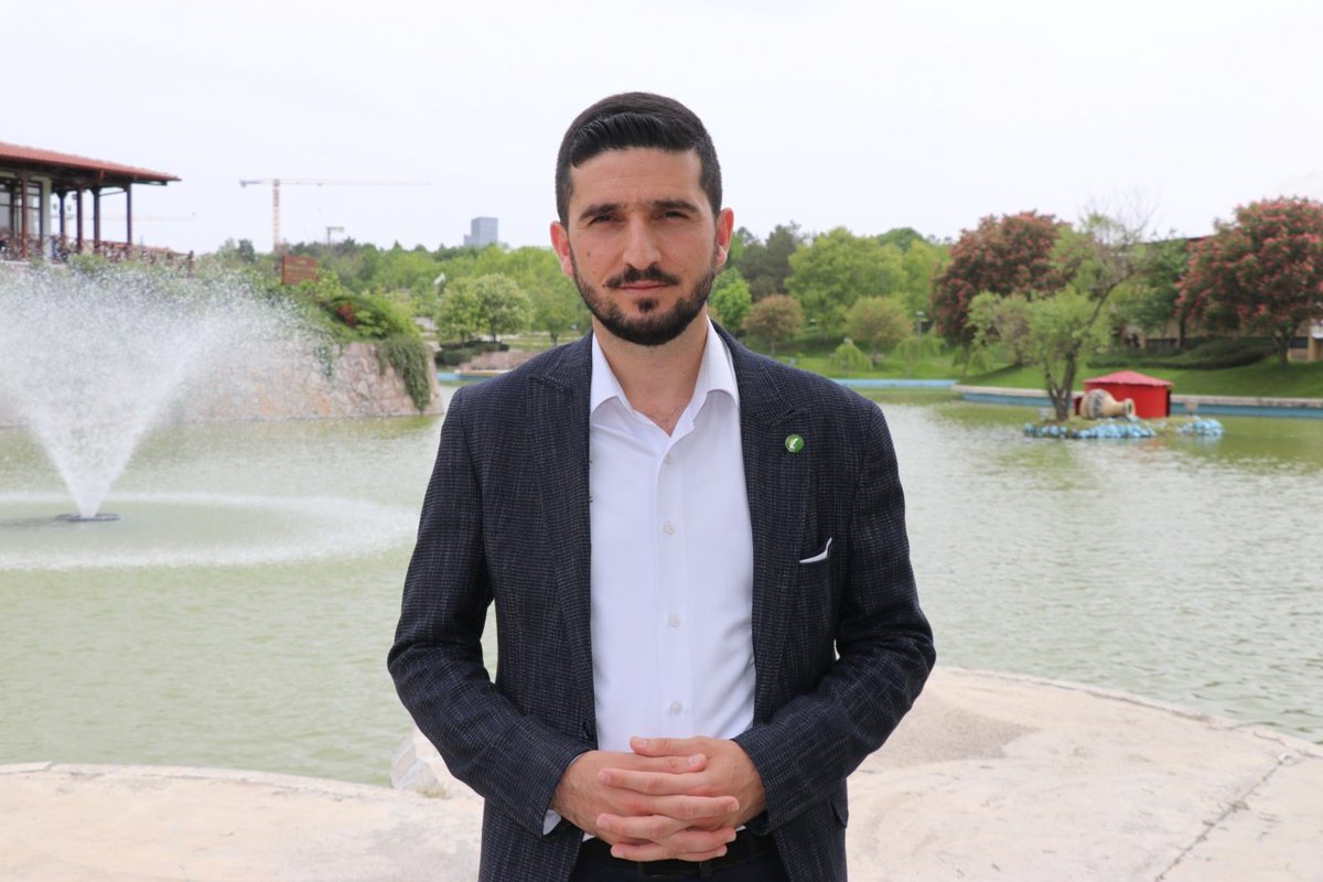 MSaitCelik7206's tweet photo. HÜDA PAR Gençlik Kolları Başkanı Günaydın: Aile bağlarının zayıflaması, gençleri duygusal ve yönlendirilmiş kararlara sürüklüyor
https://t.co/5edDp3Bz6w https://t.co/pH5jJmktNo