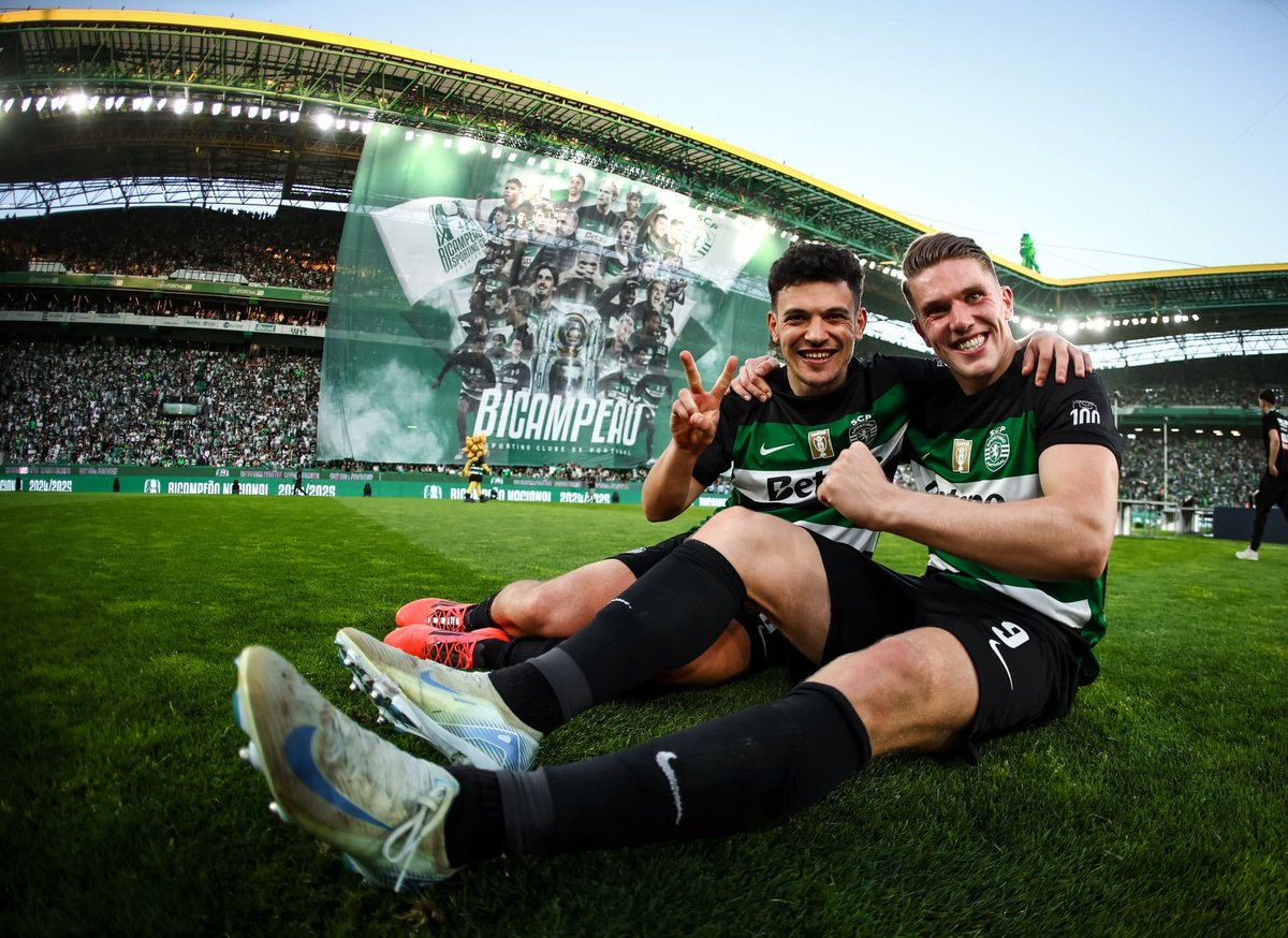 Dois dos melhores jogadores que vi jogar com a verde e branca. Pote é a personificação do Sporting em pessoa. O Viktor é dos melhores do mundo, e quando vemos um desses a chorar e a apontar para o símbolo que tem ao peito, sabemos que o nosso clube é diferente. Obrigado 💚