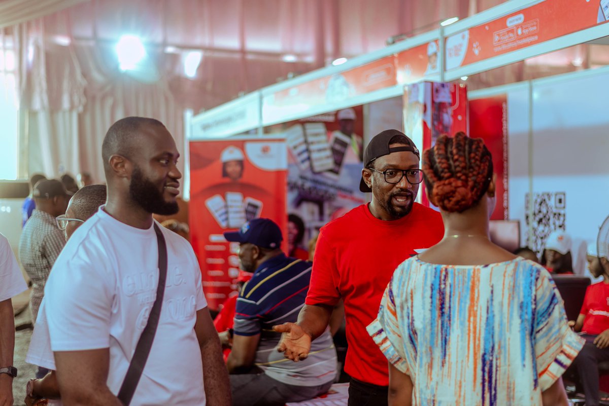 chriscodehead's tweet image. What an unforgettable experience at #EnuguTechFest2025! 🚀

Huge thanks to Gov. Dr. Peter Mbah for championing innovation &amp;amp; youth empowerment in Enugu! 🙌

From big ideas to bold moves — Enugu is ready to lead Nigeria’s digital future. 🌍💡

#EnuguRising  #Digital #TechInAfrica