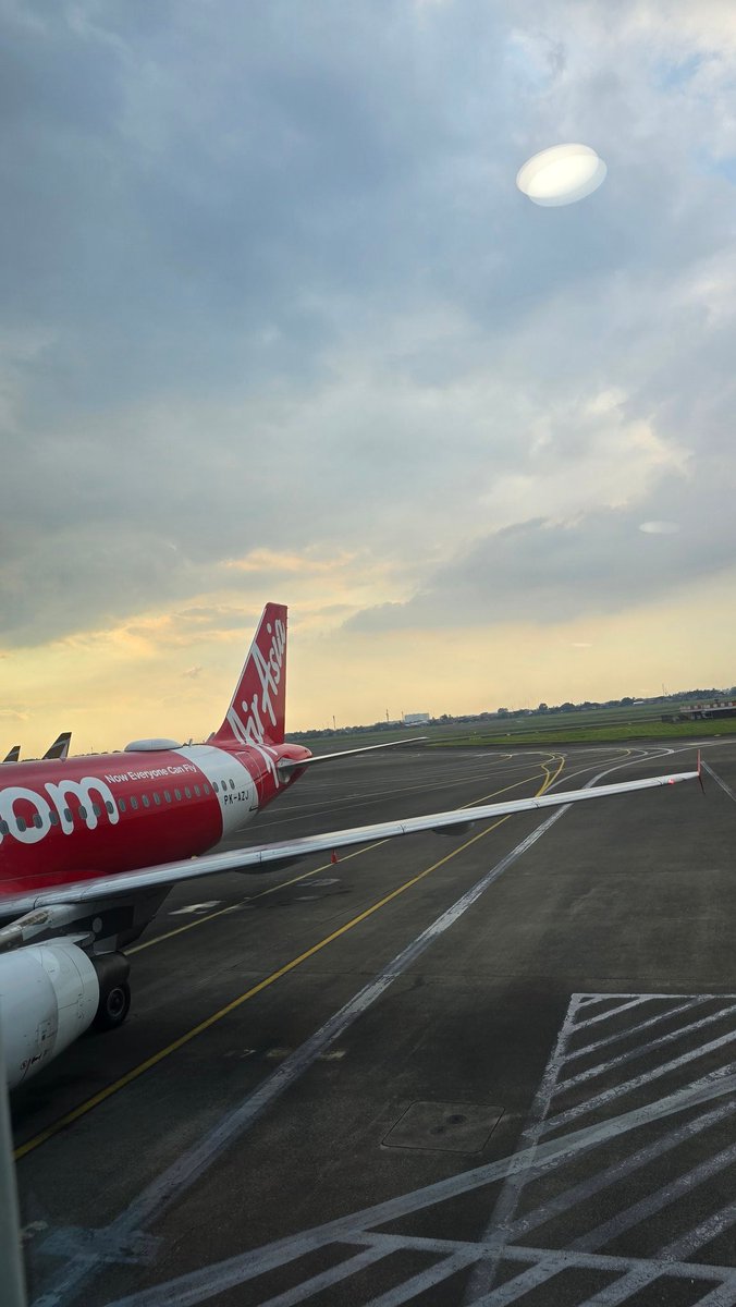 ChompooOK tweet media