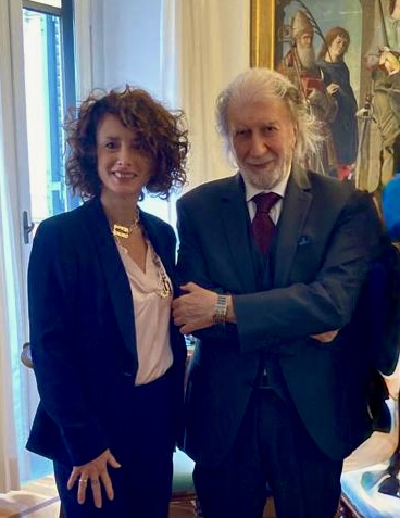 Mi sento in dovere di denunciare quanto accade a Roberto Scarpinato ⚖️

Escluso illegittimamente dalla #CommissioneAntimafia, ora un ddl tenta di eliminarlo del tutto.

Chi ha servito lo Stato con coraggio non va silenziato. La verità fa paura, ma noi non taceremo ✊