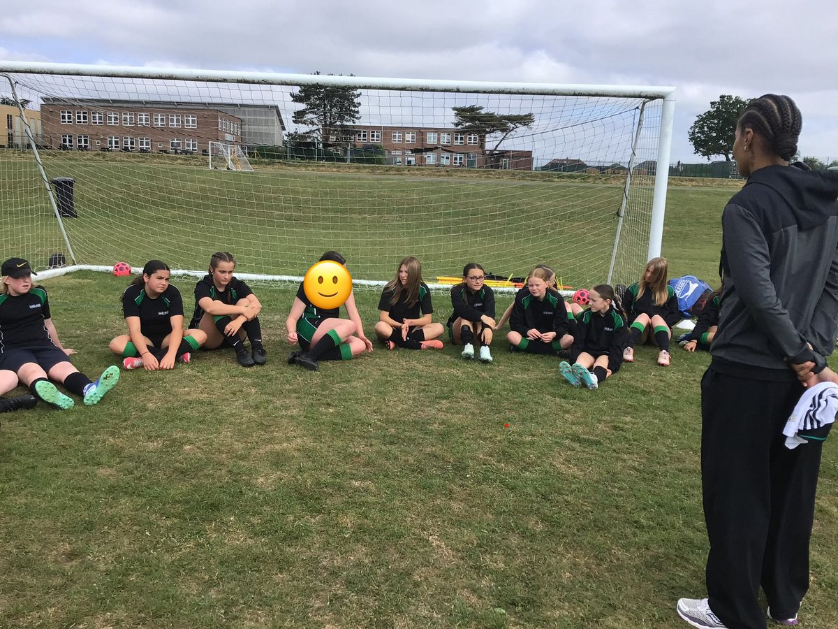 de Ferrers Sport (@deferrerssport) on Twitter photo We had the absolute pleasure of having <a href="/shania_hayles/">sΚα΄Ι΄Ιͺα΄ Κα΄ΚΚα΄s</a> back with us in school this week to visit some of our students who took part in a football session followed by a Q and A ππΌββοΈβ½οΈ
Thankyou for inspiring our next generation! βΊοΈππΌ
#TeamDFA π’ We had the absolute pleasure of having <a href="/shania_hayles/">sΚα΄Ι΄Ιͺα΄ Κα΄ΚΚα΄s</a> back with us in school this week to visit some of our students who took part in a football session followed by a Q and A ππΌββοΈβ½οΈ
Thankyou for inspiring our next generation! βΊοΈππΌ
#TeamDFA π’