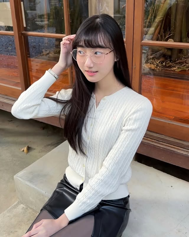 19歲 外表很清純 私底下卻很淫蕩😳 
#會有人喜歡這樣的我嗎