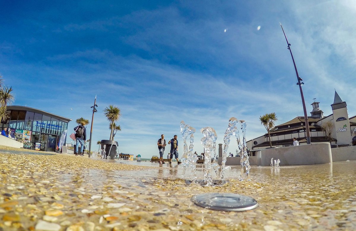 Enjoy lazy Sunday's in Bournemouth. 
Walks, fresh air, sea views and nature...at its best!
#LoveBournemouth #LazySunday