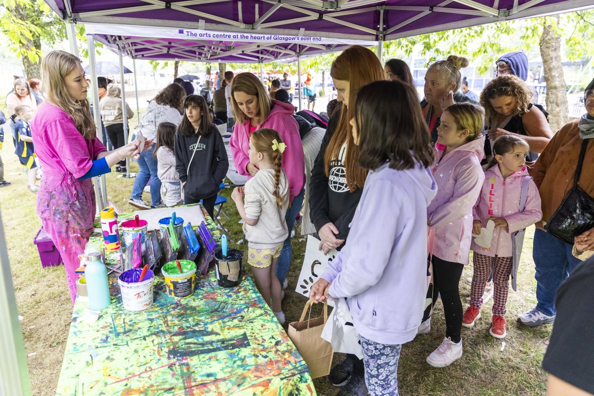 PlatformGlasgow's tweet photo. 😎 We are delighted to announce the return of Alexandra Park Festival Day on Sat 19 July and The Bridge Family Festival on Sat 26 July 2025! Free entry / 12noon - 4pm each day. Both are gearing up to be great days out for the whole family! Entry is free: https://t.co/BwTrnqnTF2 https://t.co/E7jXiYY0rv