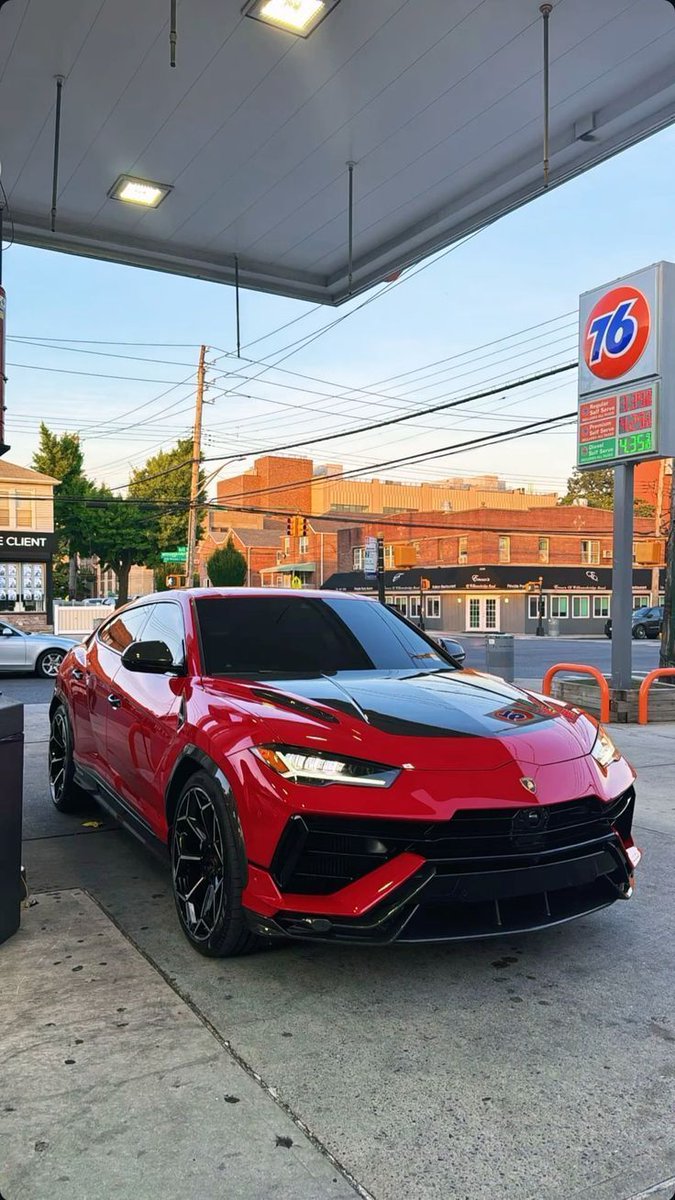Red Urus 🤤