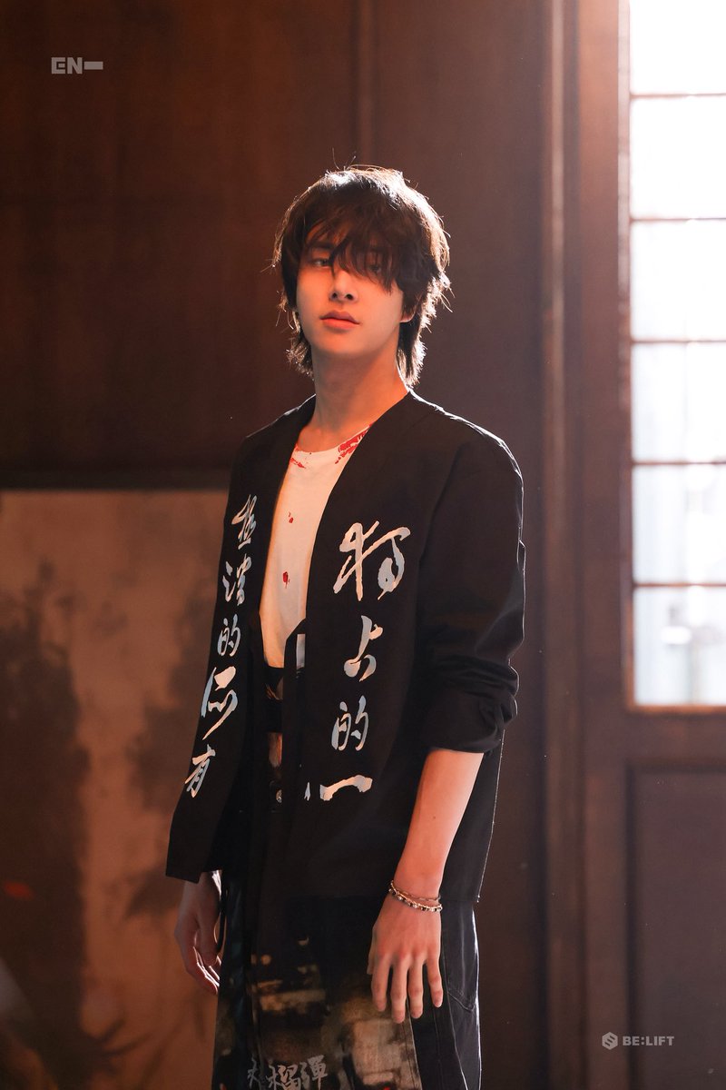 15ARCHIVEz's tweet photo. YOU VER PHOTO SKETCH 🖤

#제이크 #JAKE https://t.co/w0TiGAkZR4