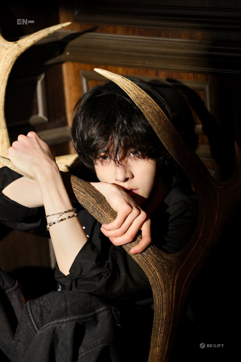 15ARCHIVEz's tweet photo. YOU VER PHOTO SKETCH 🖤

#제이크 #JAKE https://t.co/w0TiGAkZR4