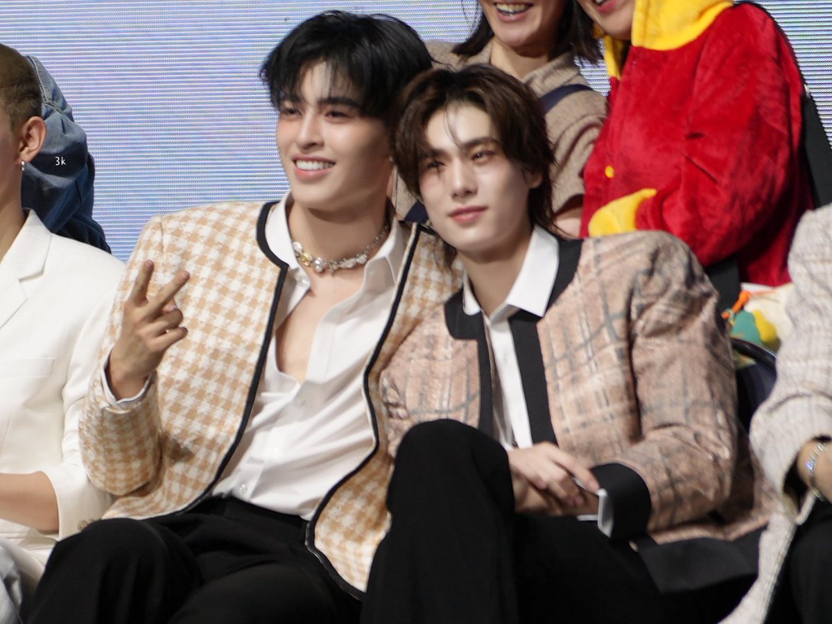 KayKay391760's tweet photo. Day 1😎                                       Day2🎀

PONDPHUWIN LOVEMOSPHERE D2

#LOLFanFest2025D2
#ปอนด์ภูวินทร์ #PondPhuwin https://t.co/vekkE2NXGq