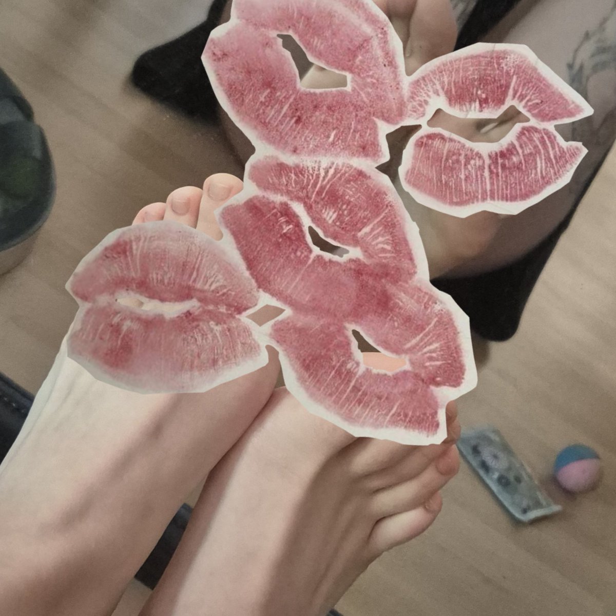 _Socks_Besties_'s tweet photo. Many new pics on our Onlyfans 🌸🫧

Come and watch them here ➡️     https://t.co/GYNzdG9s7W

Be a part of it ❤️

#paypig #feet https://t.co/UcOwpBOCIl