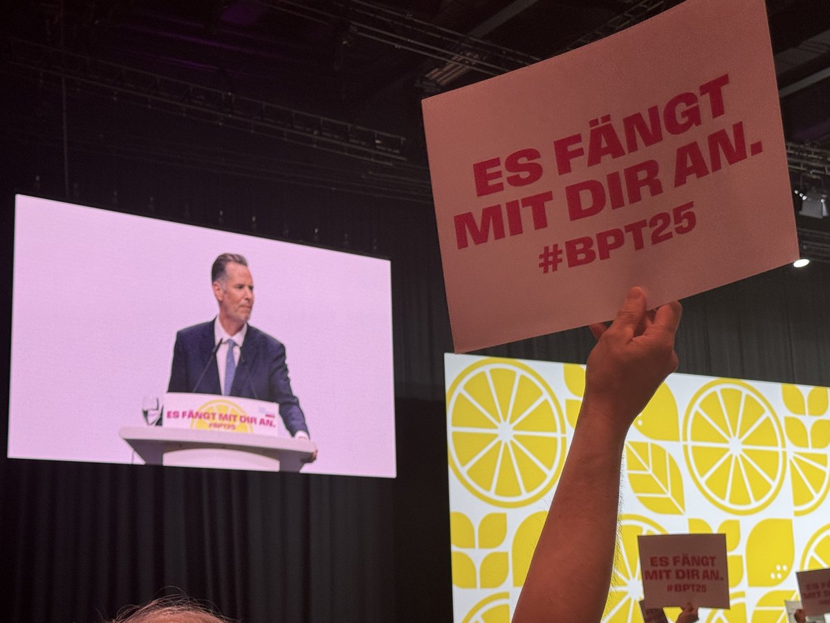 Zurück vom #FDP-Parteitag in Berlin: Glückwunsch an @ChristianDuerr &amp; <a href="/nicole_buettner/">nicole buettner</a>! 👏
 Starkes Ergebnis für <a href="/LydiaHueskens/">Lydia Hüskens</a> (Beisitzerin im Präsidium) &amp; <a href="/torstenherbst/">Torsten Herbst</a> im BuVo. 💪
 Jetzt: Grundsatzprogramm mit Substanz &amp; Zusammenhalt.
 #FDP2025 #Liberal