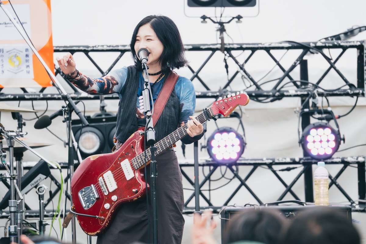 comingkobe's tweet photo. COMING KOBE25 アカデメイア STAGE 
折り返しを飾るはHakubi！観客と一つになったステージは涼しい海風すらも熱くする！

Hakubiによる最新ep
New ep『27』は5/21発売！
ぜひチェックしてみてください！
https://t.co/9kqKSclfsZ

#カミコベ https://t.co/yVfK9L7Fu6