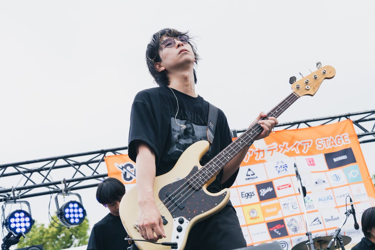 comingkobe's tweet photo. COMING KOBE25 アカデメイア STAGE 
折り返しを飾るはHakubi！観客と一つになったステージは涼しい海風すらも熱くする！

Hakubiによる最新ep
New ep『27』は5/21発売！
ぜひチェックしてみてください！
https://t.co/9kqKSclfsZ

#カミコベ https://t.co/yVfK9L7Fu6