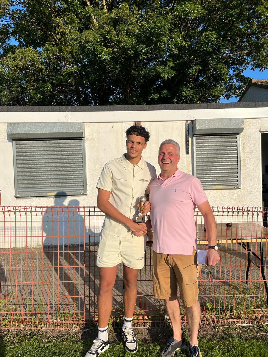 Ashton & Backwell United FC (@abufcsocial) on Twitter photo Presentation 24/25
Top goal scorer: <a href="/Pauluppington94/">Paul Uppington</a>
Joint players player: <a href="/lucabailey3/">luca bailey</a> + <a href="/samprice93/">Sam Price</a>
Managers Player: Zen Palmer Presentation 24/25
Top goal scorer: <a href="/Pauluppington94/">Paul Uppington</a>
Joint players player: <a href="/lucabailey3/">luca bailey</a> + <a href="/samprice93/">Sam Price</a>
Managers Player: Zen Palmer