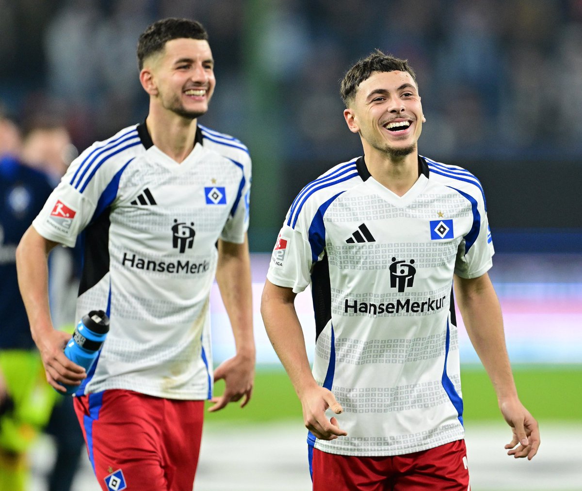 HSV's tweet photo. Heute wollen wir auch nach Spielende solche Gesichter sehen. ๐๐ Wie das gelingen kann, warum es fรผr Fรผrth noch um sehr viel geht und was das Stadionerlebnis bereit hรคlt, lest ihr im #Vorbericht โก๏ธ https://t.co/QhA7CzXJXB
#nurderHSV #SGFHSV https://t.co/AIGalv242B