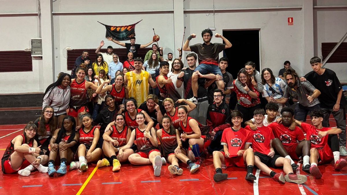 CDJPuertaOscura's tweet photo. Match Point SEN.FEM @deportivoavance en su mejor partido de la temporada...en el PlayOff !!
Dedicatoria especial para ellas mismas y los Juniors de Oro❤️‍🩹
🗓️ Nos vemos en Maristas próximo Jueves 21:00h

#DarkDoorArena 🔥
#FrenteColchonetaEstopero
#QueSigaLaDiversion
#SiempreJuntas https://t.co/jFhW7CQTDK