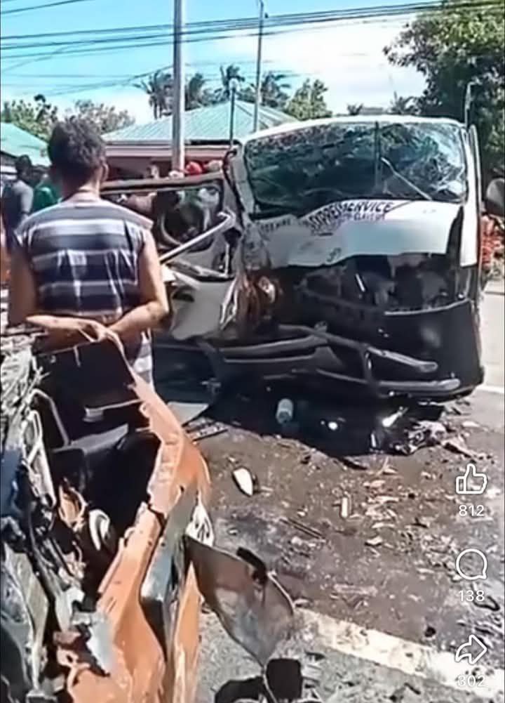 NET25TV's tweet photo. Isa patay, isa ang nasa kritikal na kalagayn at 10 iba pa ang sugatan sa nangyaring bangaan ng isang pampasaherong van at pick-up sa Brgy. Callungan, Sanchez Mira, Cagayan.
#NET25News https://t.co/s0bwvNffty