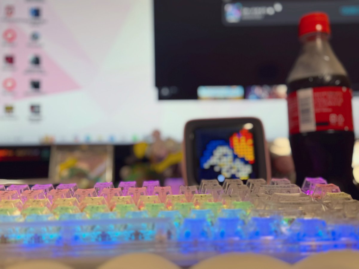 今日は起き上がれたから
デスクに座れたψ(｀∇´)ψ