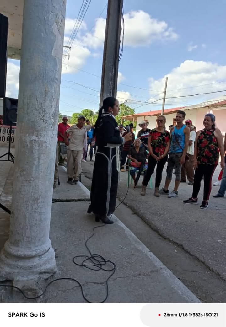 En la tarde de ayer el pueblo de Mataguá disfrutó de la muy gustada música mexicana a cargo de la solista Leyanet Medel como parte de la Jornada de la Cultura .
#JuntosPorVillaClara