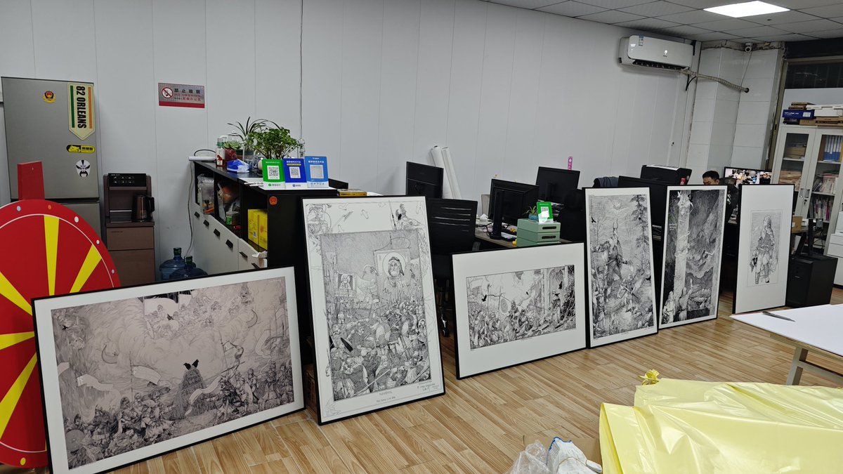 LEasterlingr's tweet image. Busy on arranging graduation display folks, no post or commission recently 鈽猴笍, see you guys in July