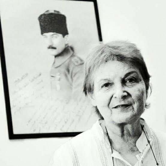 Cüzzamı bu topraklardan silen yürekli doktor, binlerce yoksul kız çocuğunun eğitim görmesini sağlayan eğitim gönüllüsü, mücadelesiyle hepimize örnek olan Cumhuriyet’in aydınlık yüzü Türkan Saylan’ı saygı ve rahmetle anıyorum.