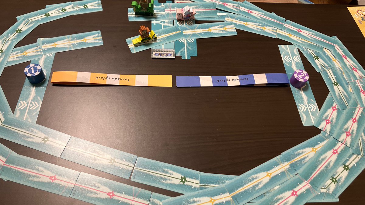 トーネードスプラッシュっていうボドゲが新感覚で楽しかった
駒がかわいい