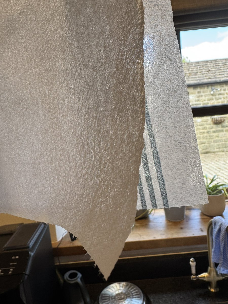 rolstherat's tweet photo. @sainsburys I’ve never seen a less substantial and absorbent kitchen roll https://t.co/hQ6s8JdDsG