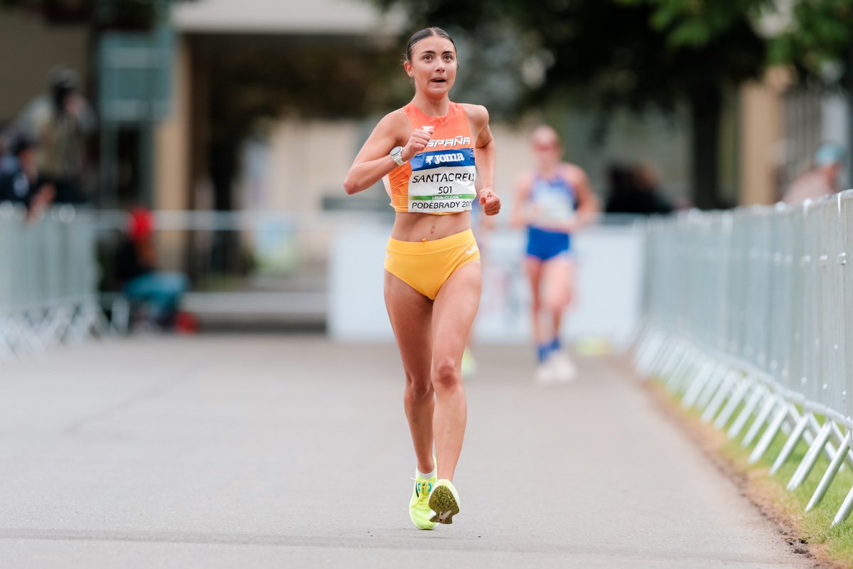 atletismoRFEA's tweet photo. 𝐋𝐨 𝐪𝐮𝐞 𝐡𝐚 𝐡𝐞𝐜𝐡𝐨 𝐡𝐨𝐲 𝐒𝐨𝐟𝐢́𝐚 𝐒𝐚𝐧𝐭𝐚𝐜𝐫𝐞𝐮, 𝐃𝐄 𝐋𝐎𝐂𝐔𝐑𝐀

4⃣3⃣:5⃣7⃣
👉Vencedora 
👉Récord del Campeonato #Podebrady2025
👉Récord de España Sub20
👉 Líder Mundial Sub20
( y 8ª absoluta y 3ª sub23 de siempre)

ENHORABUENA 👏👏👏 atleta y entrenador

#EspañaAtletismo #PasiónPorCompetir
📊 https://t.co/LILwARu4GU
📺 https://t.co/AvrlKMwrTu