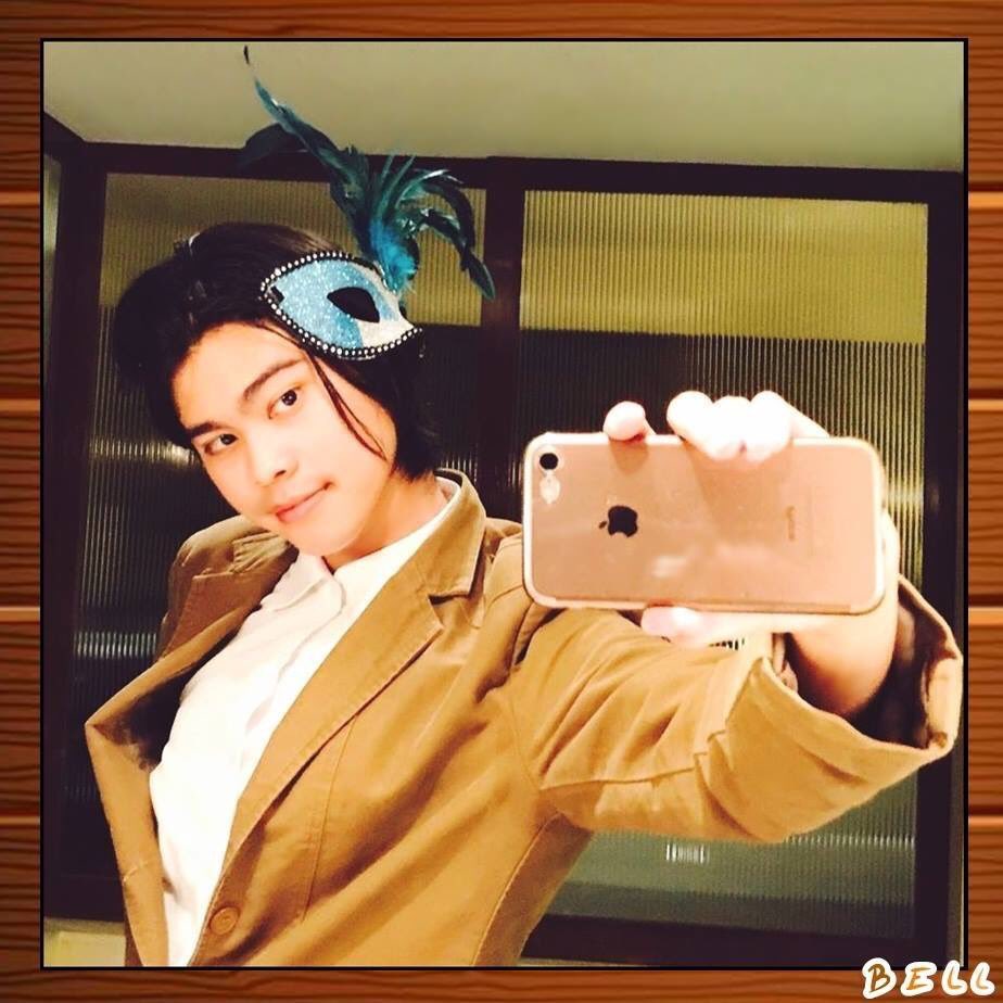 BellNaRaK_V's tweet photo. @khajochi ยังใช้ iPhone7 อยู่ค่ะ :) .. 
ใช้มาตั้งแต่ปี 2559 
สิริรวมน้อง #iPhone 7 มีอายุเกือบ 9 ขวบ
🔸ไม่เคยมีประวัติส่งซ่อม
🔹ทะนุถนอมดี ยังไลฟ์สดได้
🔸แต่แบตเตอรี่ เริ่มไหลเร็ว
▪️ตั้งใจว่าให้ครบ 10 ปี ถึงจะเปลี่ยนรุ่นค่ะ
หรือใช้จนกว่า แอพสำคัญจะไม่รองรับรุ่น >< https://t.co/rYYih458RF
