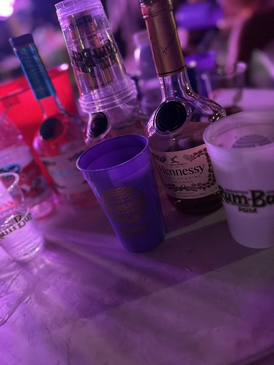 K_ID876's tweet photo. @decadesja owes me nothing🔥🔥🔥
     🔥🔥🔥🔥🔥
     
@j_talibah don’t call me until u know when    
💤🥱😴 https://t.co/4Gu3tepUs8