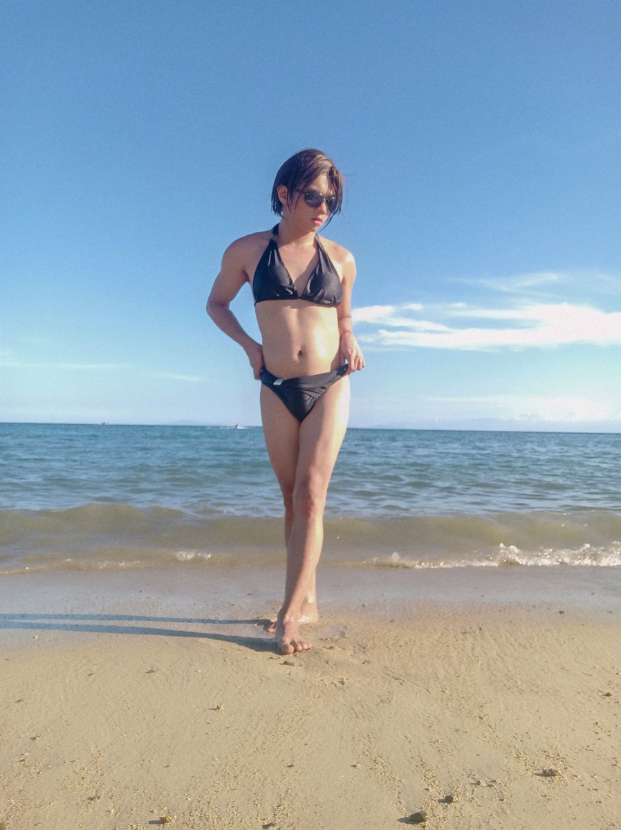 Ruunacy's tweet photo. "Everybody can rock a bikini, swimsuit, unicorn onesie... whatever floats your boat. If you wear it with confidence, you will look hot." 👙⛱️🌊

More enhanced pics from this swimsuit photoset is now available at Gank:

https://t.co/xmJ7mY2whf https://t.co/c6ECyvjtKb