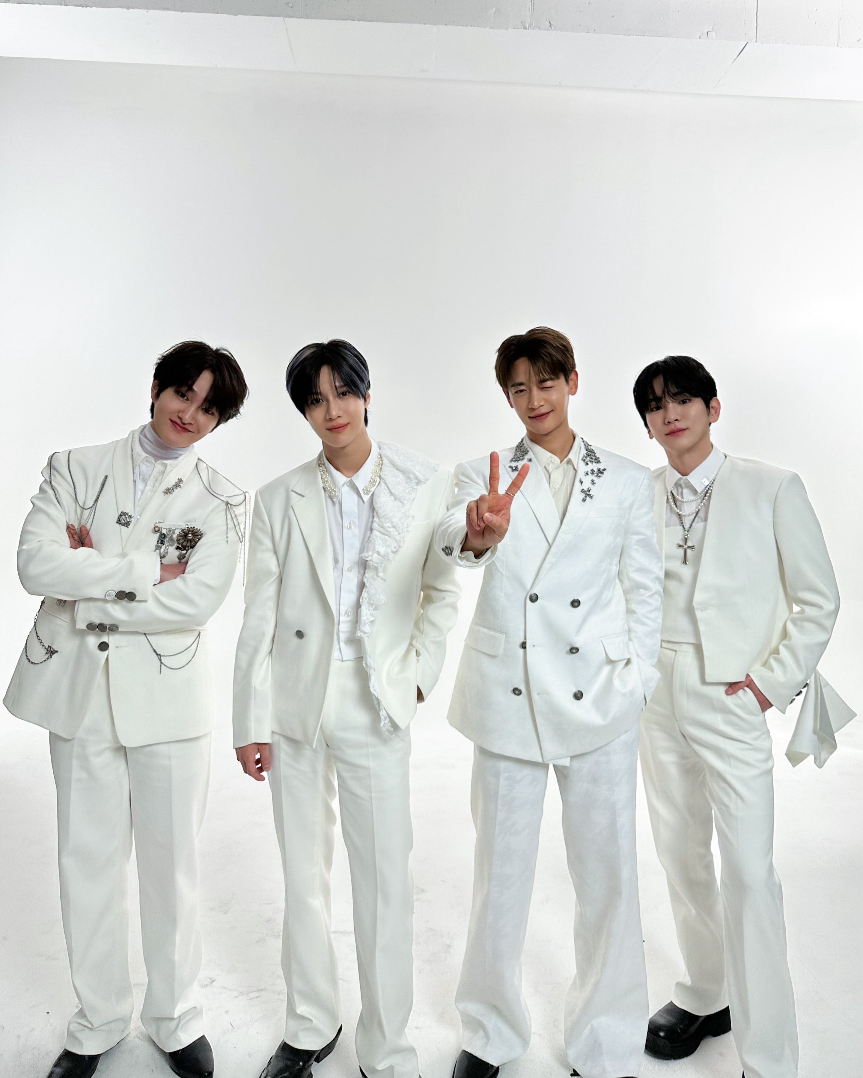 SHINee on X: 