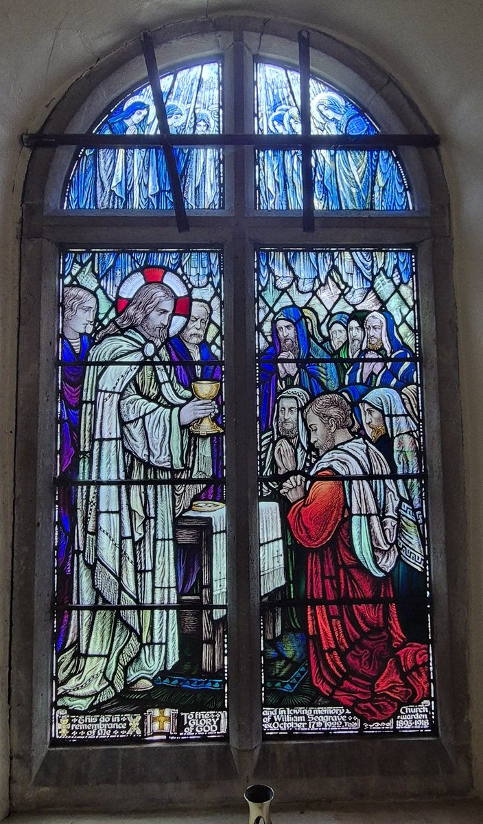 AlabasterMiss's tweet image. Day 4 of @ChurchesFest &amp;amp; first stop is Lissington St John the Baptist. Steeped in birdsong. This is a gorgeous #StainedGlassSunday window! Those angels seem very Arts &amp;amp; Crafts to me.