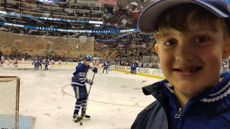 WillCharlesV's tweet photo. @TheFordFANatic My son hasn't been to a game since 2019!! He's been dieing to go since he watches every game on TV he always cheers on the leafs over anything else. I would love to recreate this Picture 💙🍁#GoLeafsGo #fordfanpower #builtfanproud #LeafsForever https://t.co/rhWppA5hYw