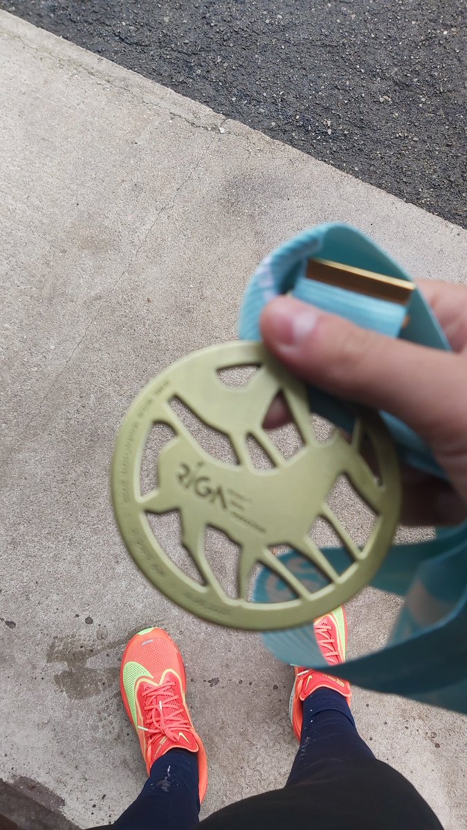 First half marathon ever done, lets go!