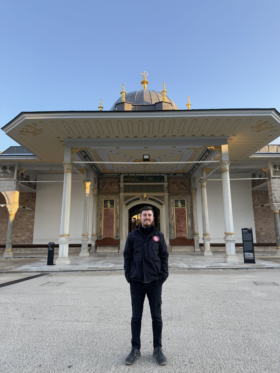 furkanbekaar's tweet photo. Uluslararası Müzeler Günümüz kutlu olsun🏛️

Bu Aziz Şehrin Kültürel Mirasına dokunup, en doğru şekilde geleceğe aktarmak adına yapılan çalışmalarda; naçizane emeğim olduğu için mutluyum, gururluyum ✨🍀

İyi ki müzeler var 💫

#MüzelerGünü #Restoratörfurkan 👷‍♂️ https://t.co/c7CrrGRzte