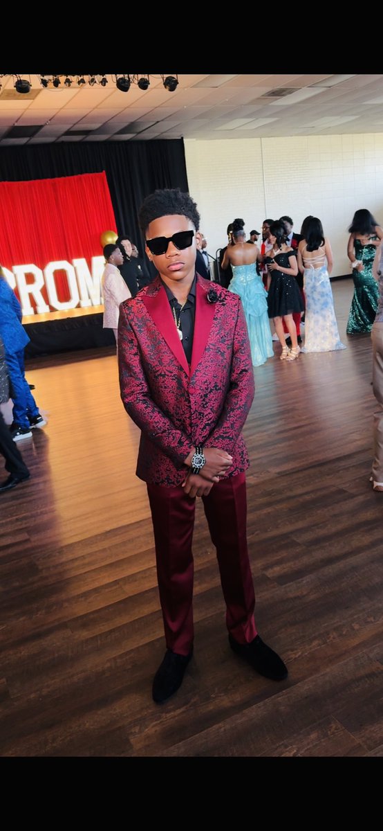 rick_sweat_76's tweet image. My boy clean af!! 💪🏽💯👌🏽🫡
#8thgradeprom
#thebabyboy