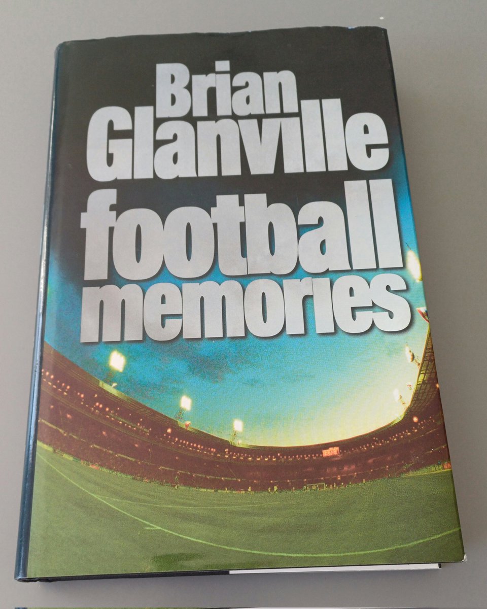 AlanEnglish9's tweet image. Great to read warm tributes to #BrianGlanville by Martin Samuel & @JNorthcroft in The Sunday Times. Brian sat beside me when making his weekly visit to the ST after he'd returned to the paper. It was always an education - and fun. This fine memoir came out around then. A legend