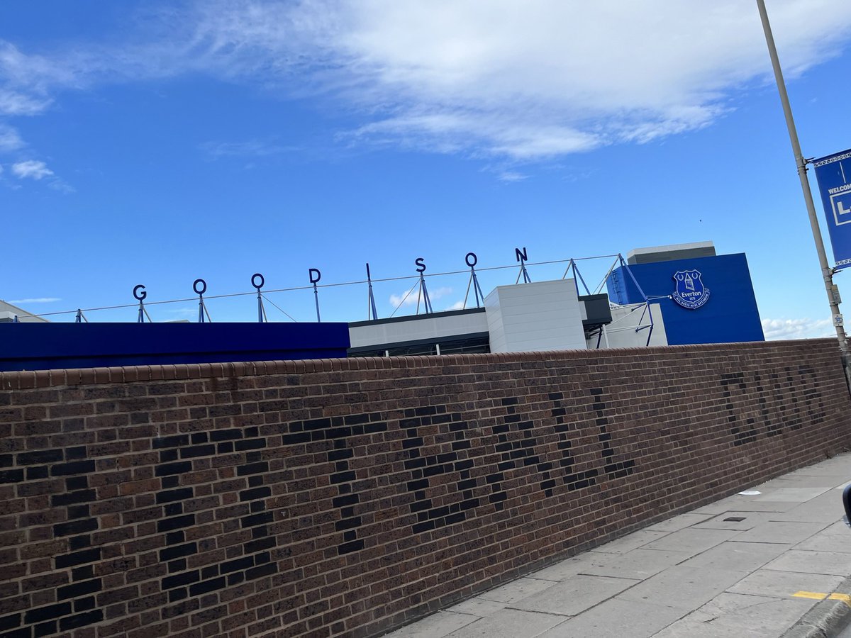 HC_Tweets_'s tweet image. Some stadium! Was top of the list when we got promoted. Fortunate to experience my team here 🌳🔴⚪️