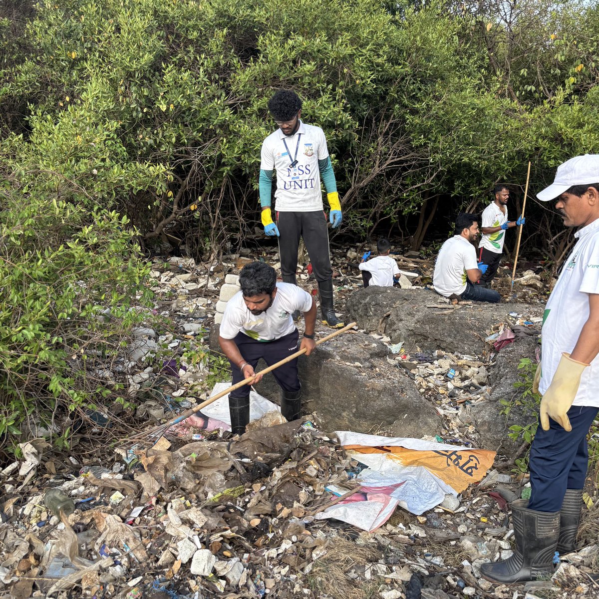dharmeshbarai's tweet photo. Not every battle is won by shedding blood but to win some battles one has to shed sweat.
.
.
.
.
Week 248 #MangrovesCleanupDrive #navimumbai https://t.co/XiHh3WOr6s