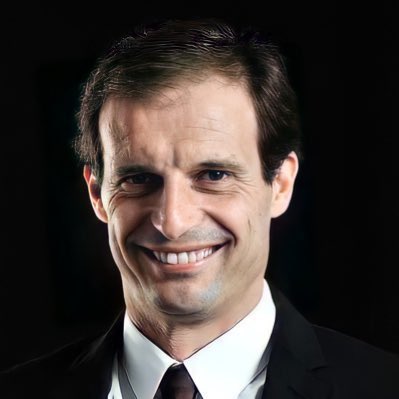 تخيلوا اجلب مدرب جديد بفكر جديد و اسلوب لعب مختلف و يحتاج اجانب مختلفين 
فاقوم بتغيير اللعب و اللاعبين من اجله 

و ذلك ليس لان الفريق فاشل و يحتاج تغيير اسلوب اللعب و الادوات 

بل لان الفريق ناجح جدا و بالدور الثاني متصدر الدوري و حقق البطولة القارية 

و بدلا من تقوية الفريق و