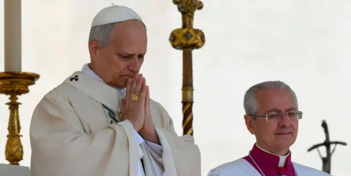 El Rotativo (@rotativouchceu) on Twitter photo LEÓN XIV <a href="/Pontifex_es/">Papa León XIV</a> en el inicio de su pontificado:
"Quisiera que nuestro primer gran deseo sea una Iglesia unida que se convierta en fermento para un mundo reconciliado"
🔗 acortar.link/RDw1Ro
#⃣ #SomosCEU #LeonXIV LEÓN XIV <a href="/Pontifex_es/">Papa León XIV</a> en el inicio de su pontificado:
"Quisiera que nuestro primer gran deseo sea una Iglesia unida que se convierta en fermento para un mundo reconciliado"
🔗 acortar.link/RDw1Ro
#⃣ #SomosCEU #LeonXIV