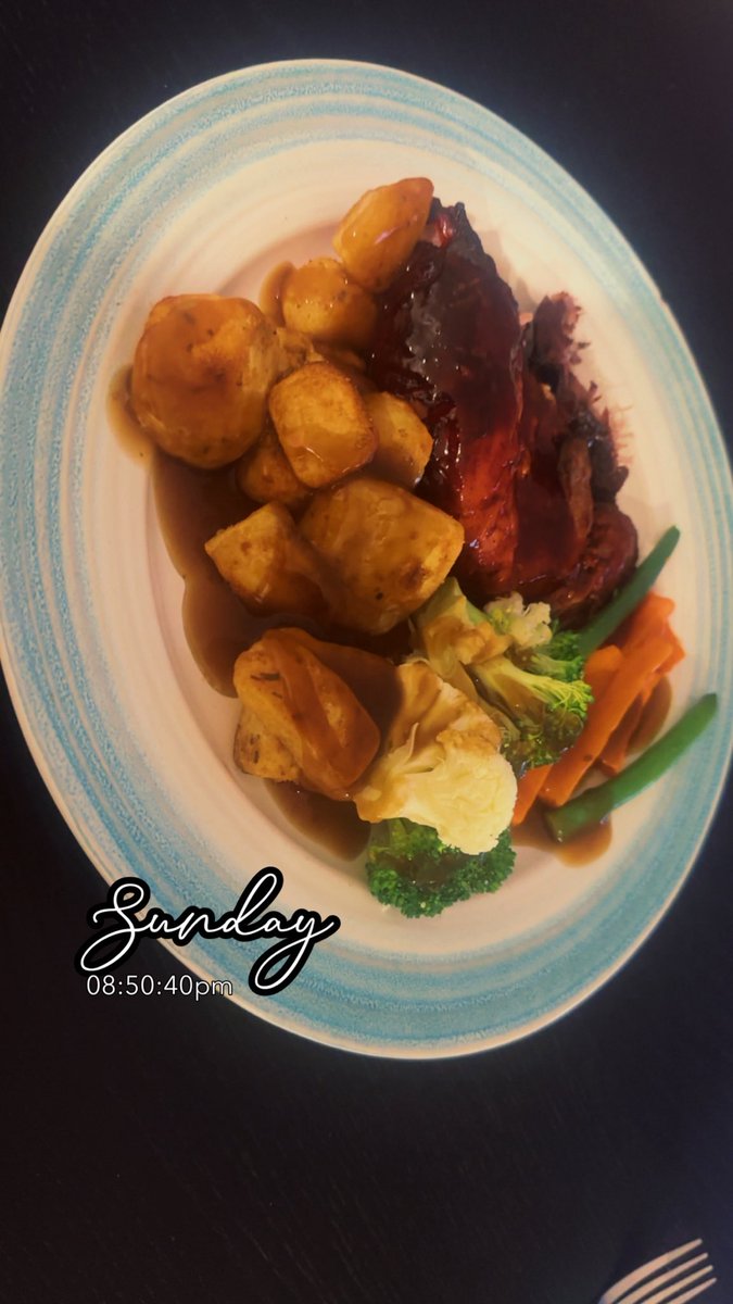 I don’t cook half bad when I actually put mind to it 😏🤤 …. Joys of always cooking for one 😏