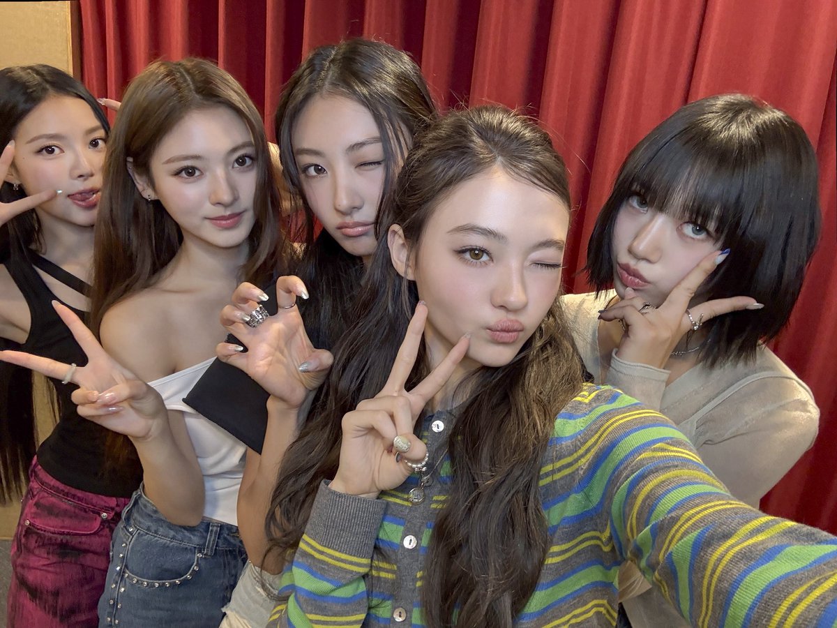 [📸] 250518 #MENOVV

SBS 파워FM '박소현의 러브게임' 🖤🎮🐈‍⬛

#MEOVV #미야오 
#MYEYESOPENVVIDE
#THEBLACKLABEL #더블랙레이블